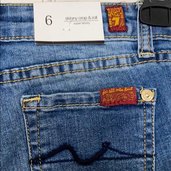 7 For All Mankind Skinny Crop and Roll - Picture 5 of 7